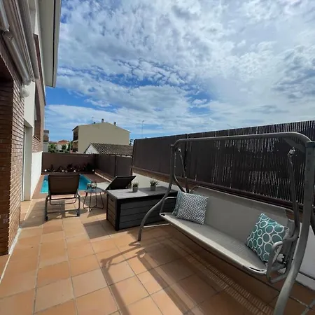 Casa Con Piscina Cerca De La Playa מלון 4*
