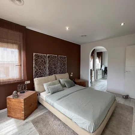 Casa Con Piscina Cerca De La Playa 4*